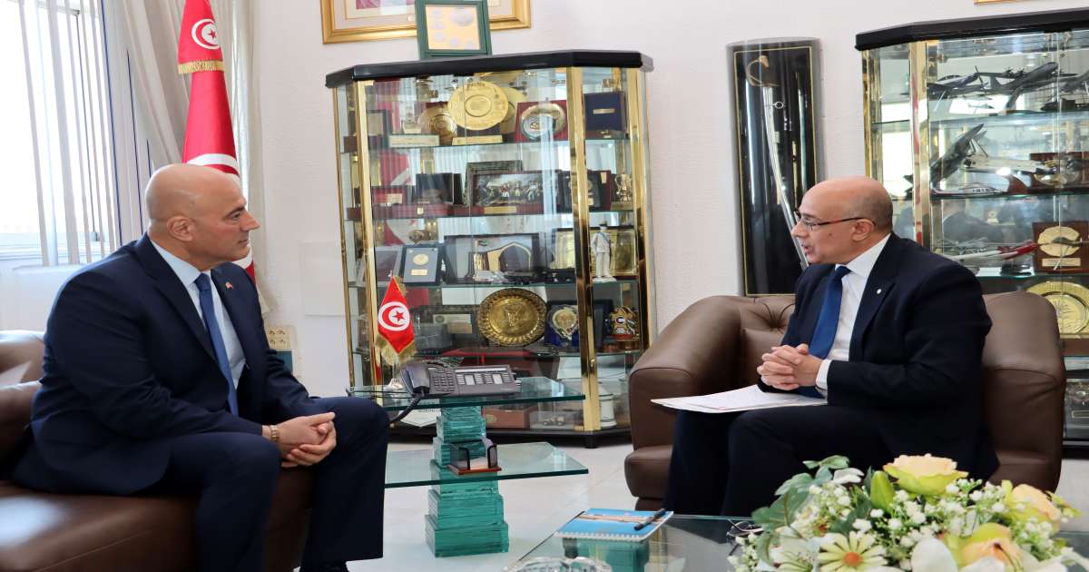وزير الدفاع الوطني يستقبل سفير الولايات المتحدة الأمريكية بتونس