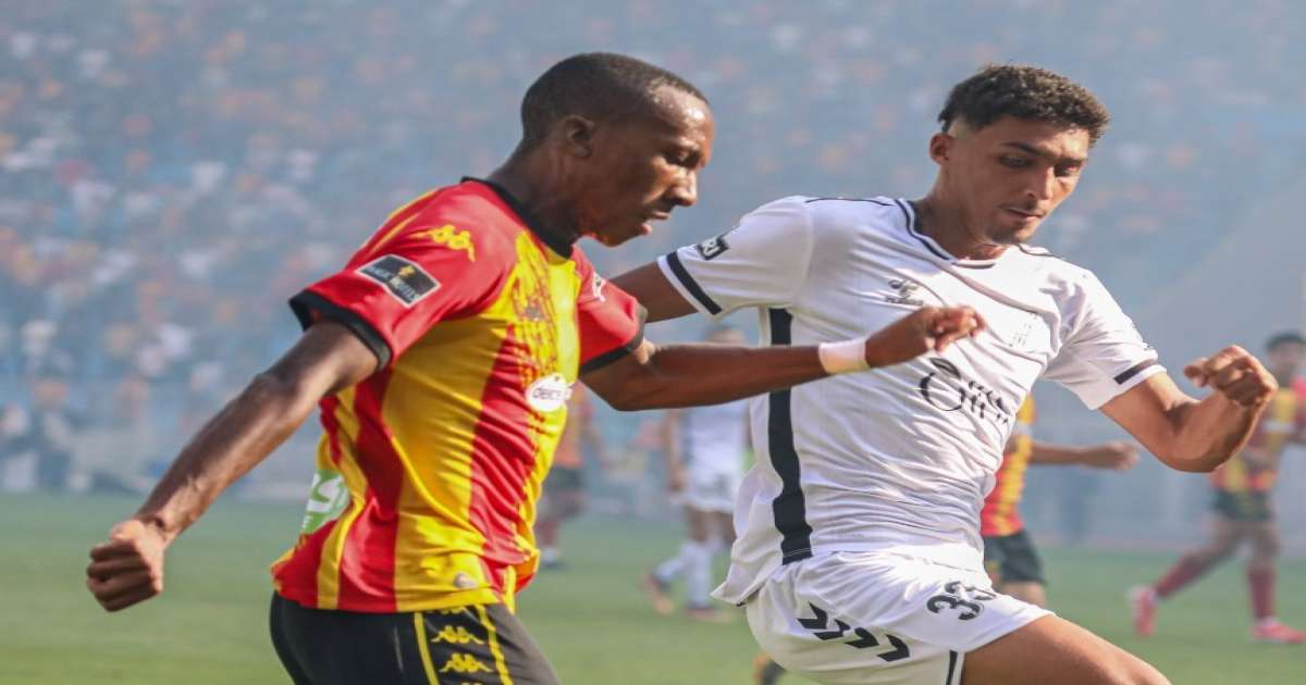 محمد الطرابلسي يجدد عقده مع النادي الصفاقسي