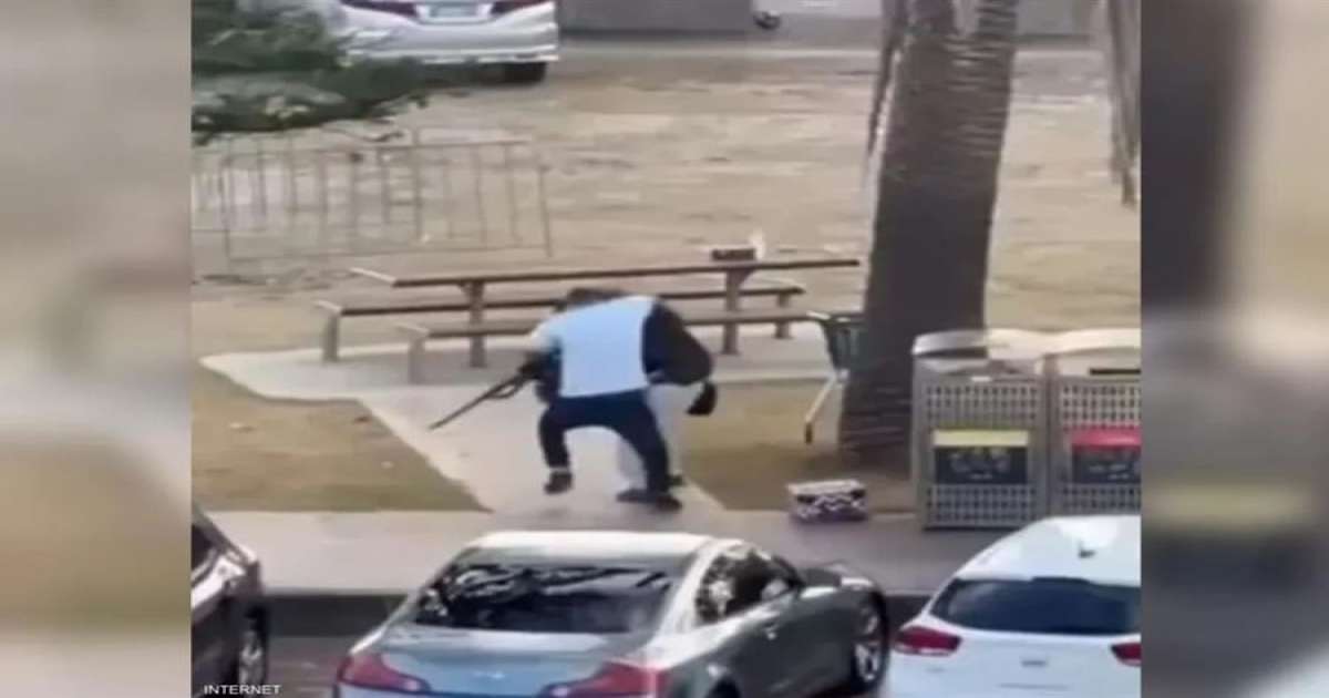 خاطر بحياته لإنقاذ ضحايا هجوم سيدني.. من هو البطل المسلم أحمد الأحمد