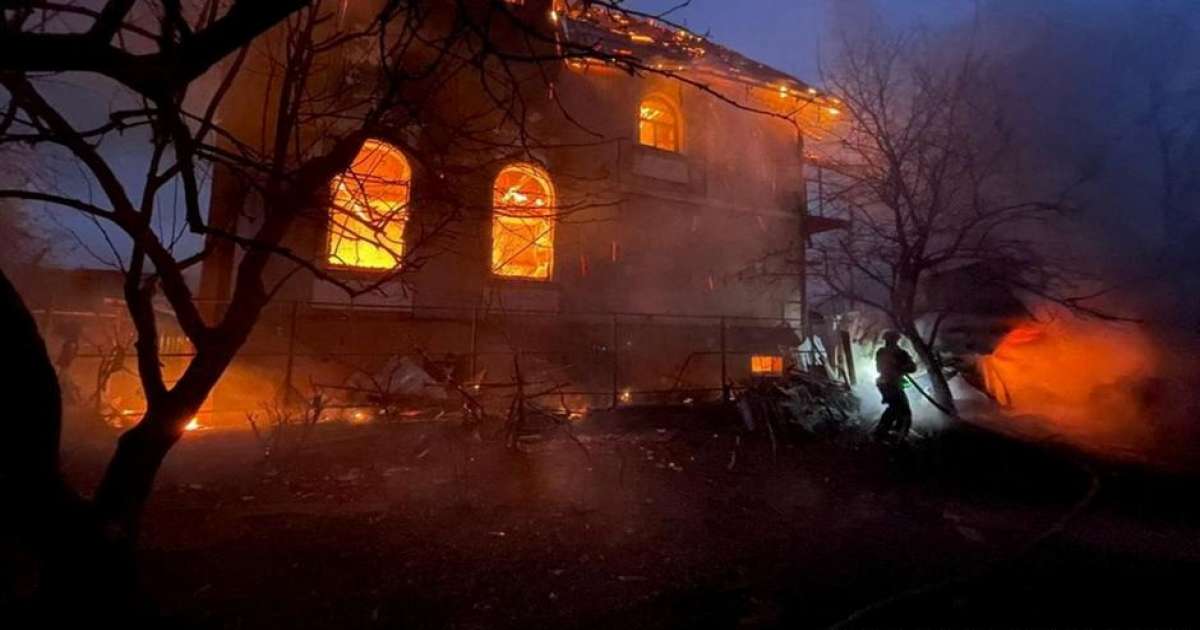 قبل اجتماع  ترامب: هجمات روسية بالصواريخ والمسيرات على أوكرانيا