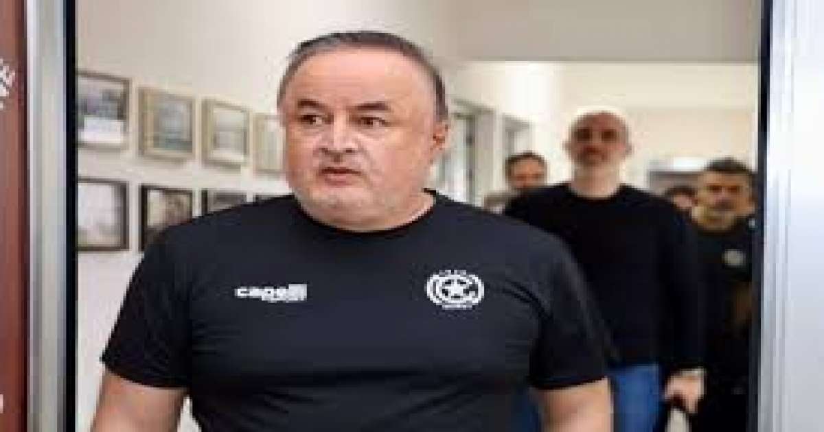 وفاة المدرب التركي انجين فيرات إثر أزمة قلبية مفاجئة